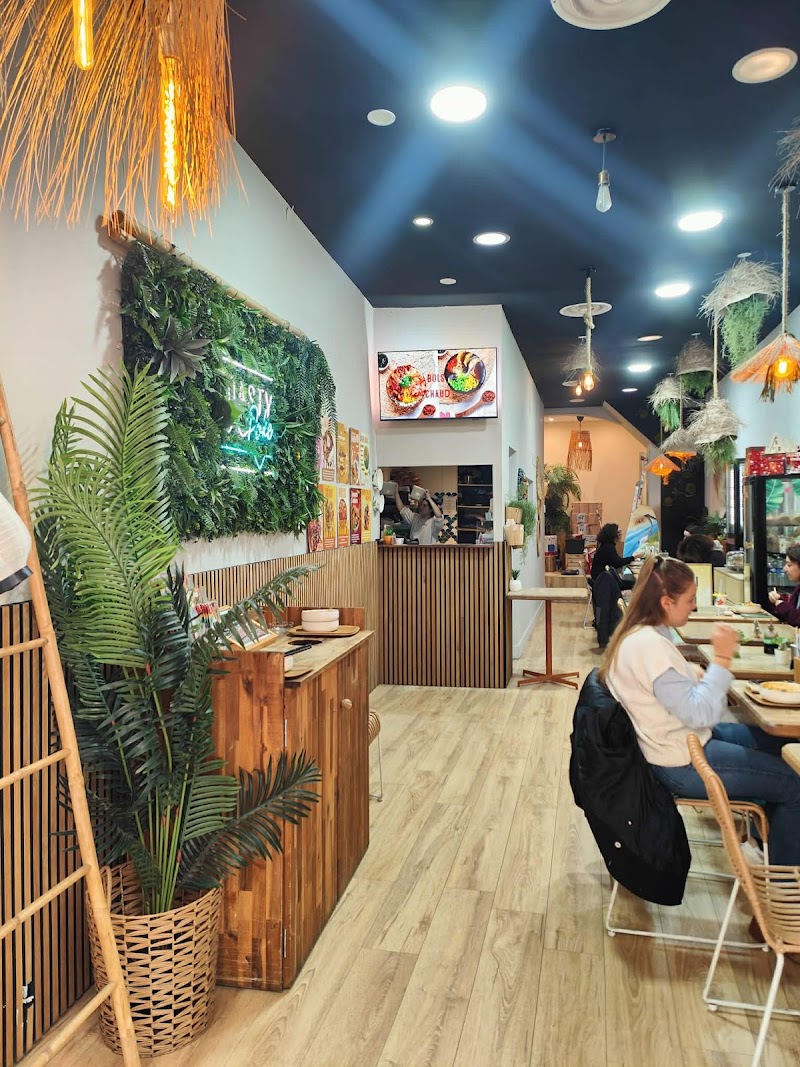 TOASTY POKE MARSEILLE "Toasts & Poké bowls"