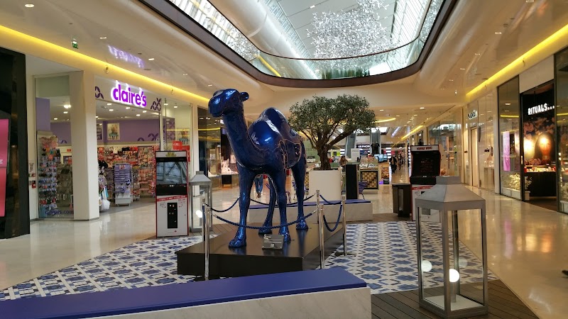 Les Docks Village