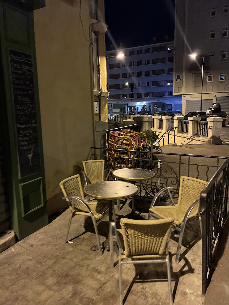 Bar De La Place