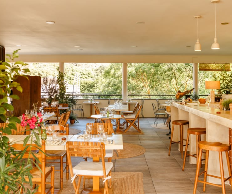 Yoyo Restaurant & Rooftop Provençal à Auriol