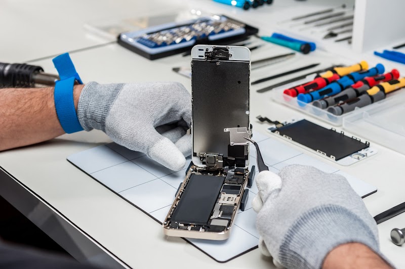 Smartphone repair 13