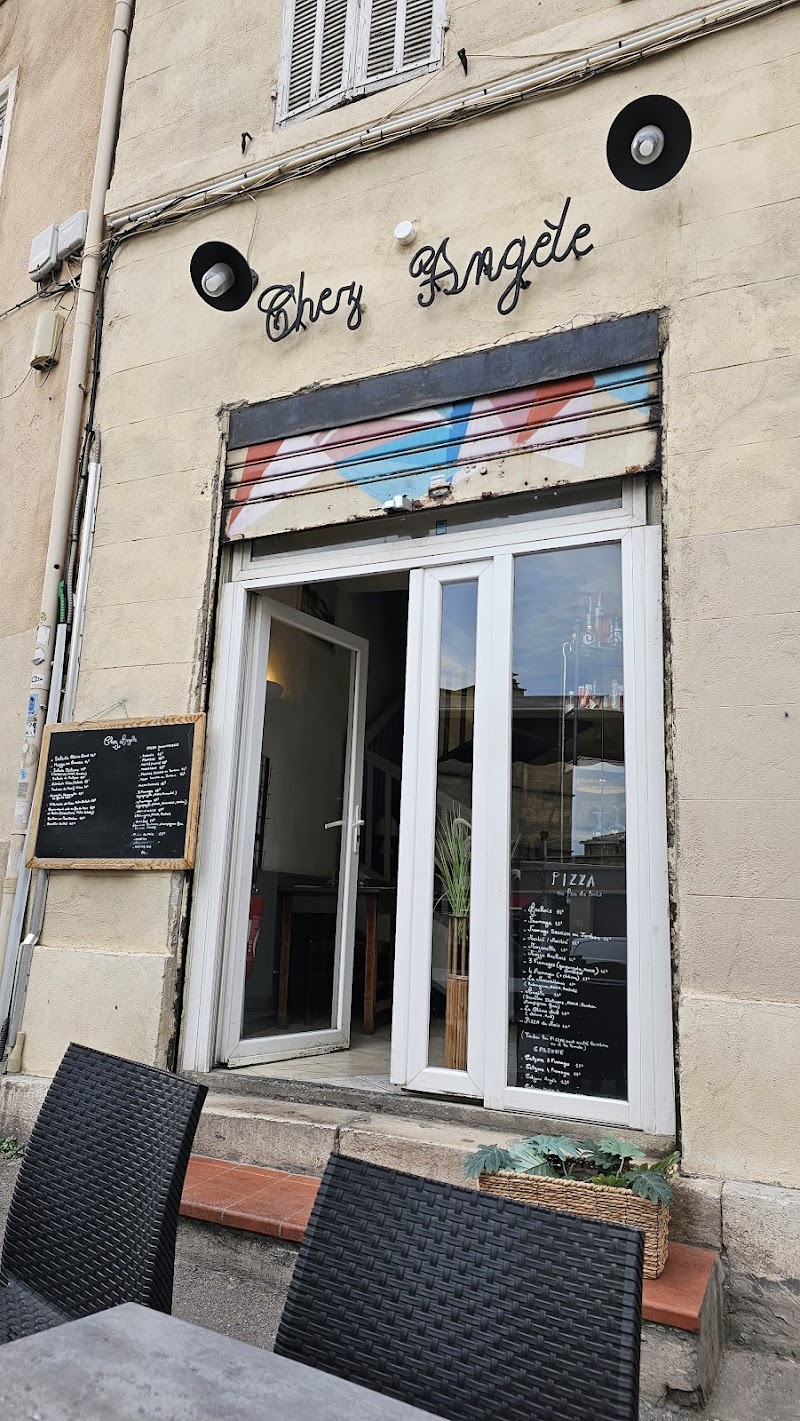 Chez Angèle