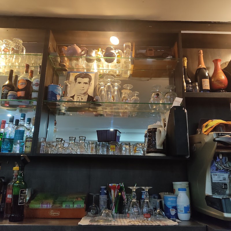 Bar de L Est