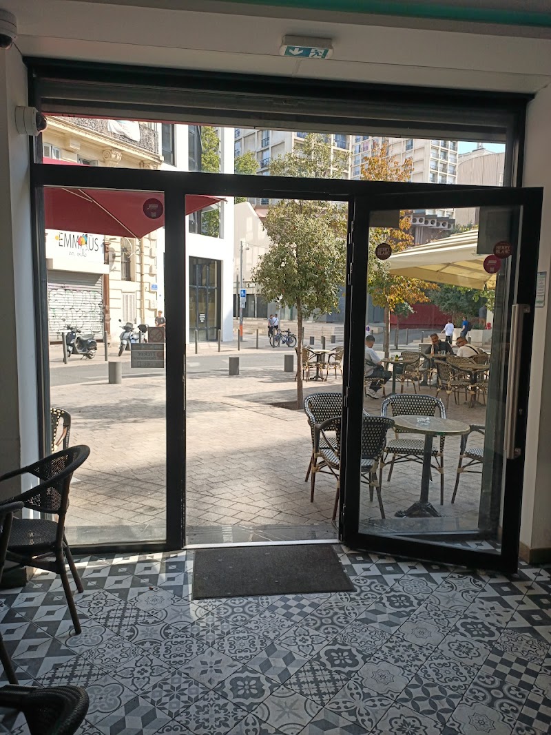 LE MERCURE café